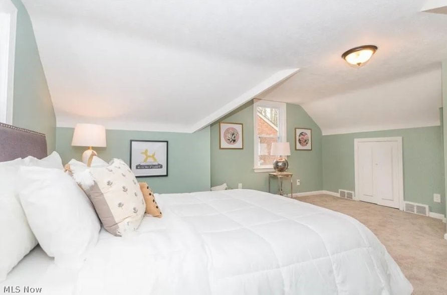 3528 Meadowbrook Boulevard Cleveland Heights OH 44118
