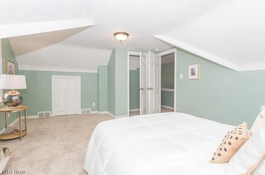 3528 Meadowbrook Boulevard Cleveland Heights OH 44118