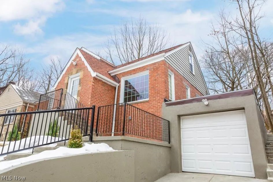 3528 Meadowbrook Boulevard Cleveland Heights OH 44118