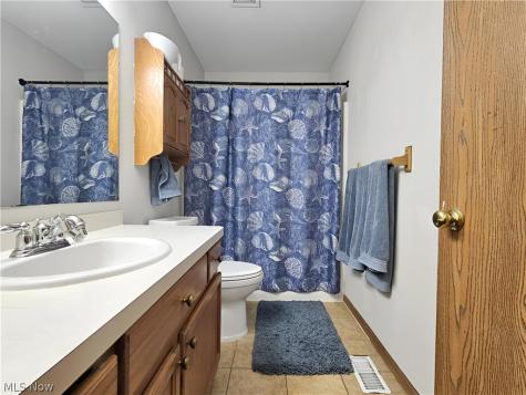 1184 Hayes Avenue Eastlake OH 44094