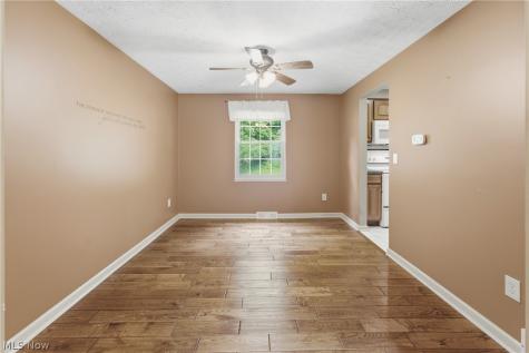 1717 Nutmeg Circle NE Massillon OH 44646