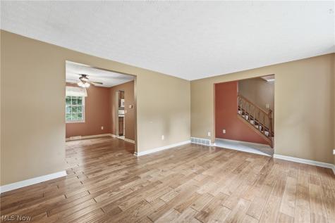 1717 Nutmeg Circle NE Massillon OH 44646