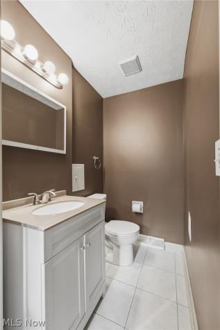 1717 Nutmeg Circle NE Massillon OH 44646