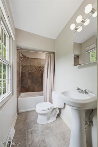 1717 Nutmeg Circle NE Massillon OH 44646
