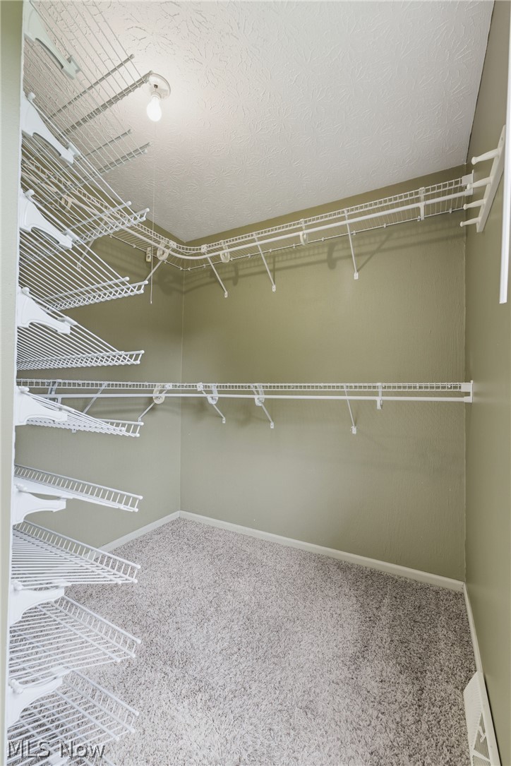 1717 Nutmeg Circle NE Massillon OH 44646