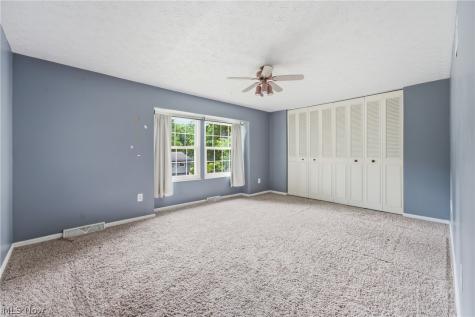 1717 Nutmeg Circle NE Massillon OH 44646