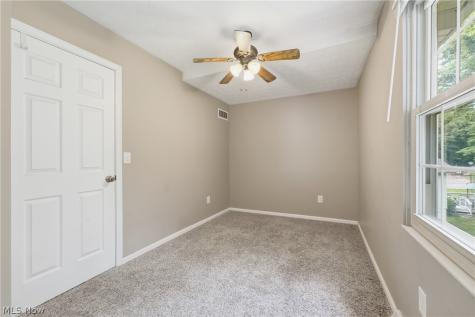 1717 Nutmeg Circle NE Massillon OH 44646