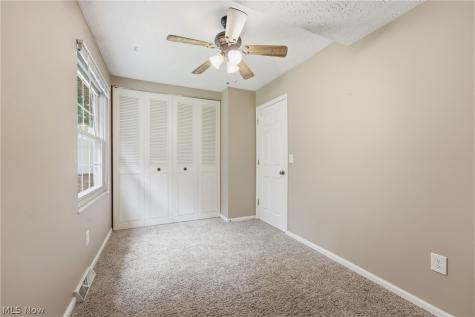 1717 Nutmeg Circle NE Massillon OH 44646