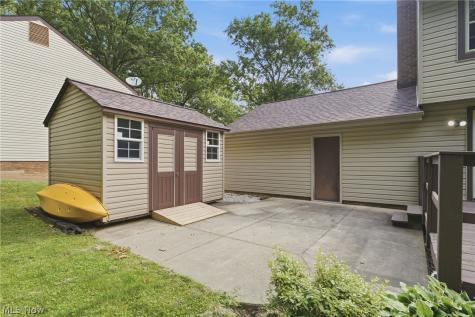 1717 Nutmeg Circle NE Massillon OH 44646