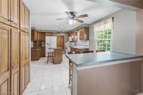 1717 Nutmeg Circle NE Massillon OH 44646