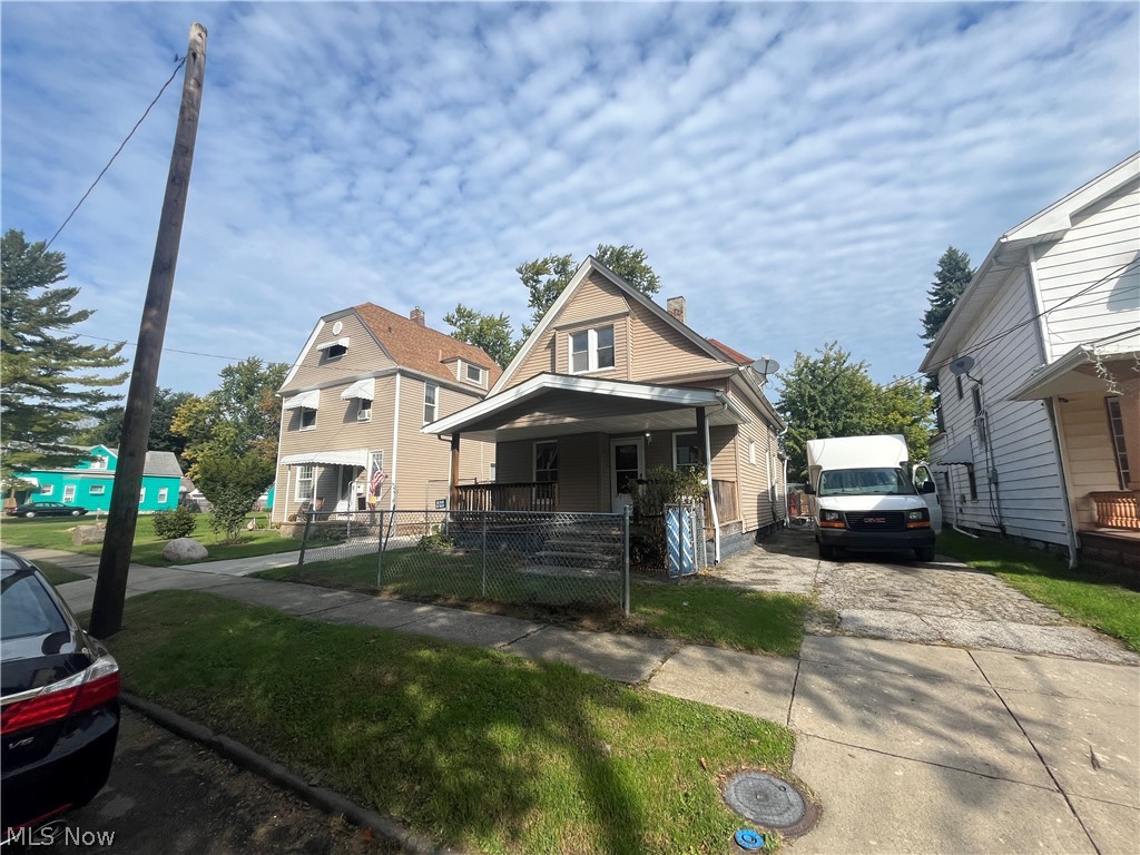7704 Brinsmade Avenue Cleveland OH 44102