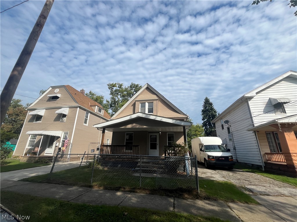 7704 Brinsmade Avenue Cleveland OH 44102