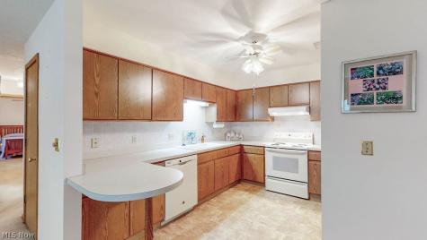 249 W Heatherwood Drive Barberton OH 44203