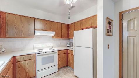 249 W Heatherwood Drive Barberton OH 44203