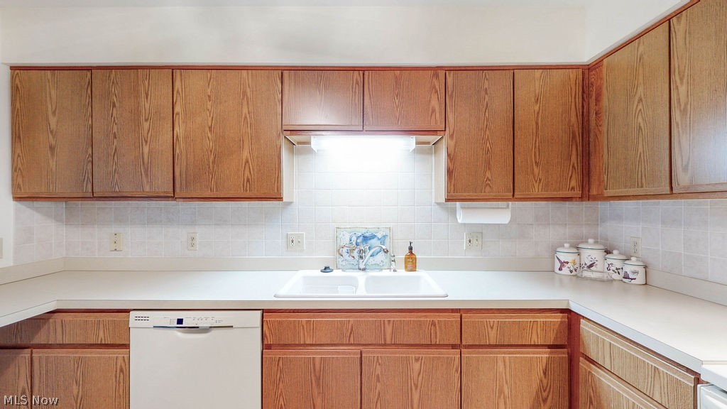 249 W Heatherwood Drive Barberton OH 44203