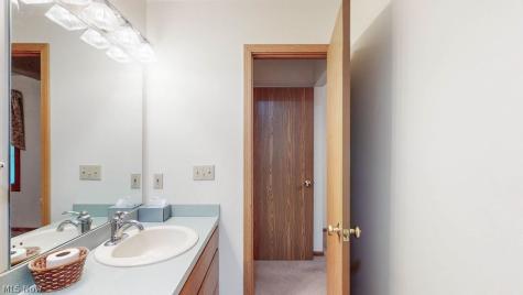 249 W Heatherwood Drive Barberton OH 44203