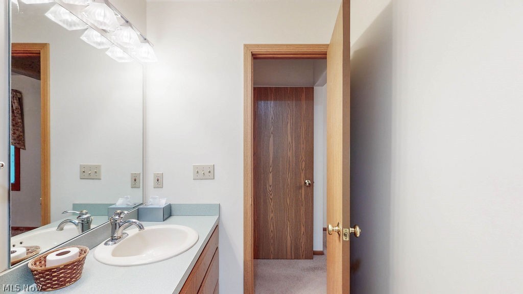 249 W Heatherwood Drive Barberton OH 44203
