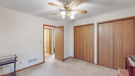 249 W Heatherwood Drive Barberton OH 44203