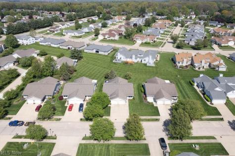 249 W Heatherwood Drive Barberton OH 44203