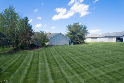 249 W Heatherwood Drive Barberton OH 44203