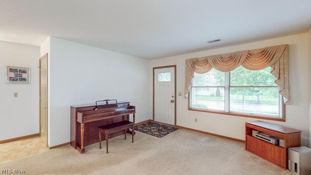 249 W Heatherwood Drive Barberton OH 44203