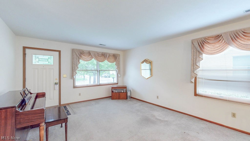 249 W Heatherwood Drive Barberton OH 44203