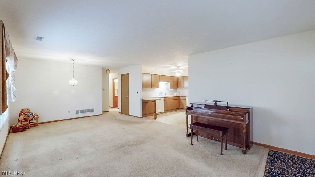 249 W Heatherwood Drive Barberton OH 44203