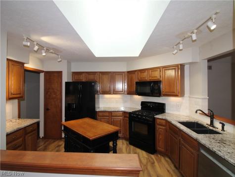 138 Loyola Drive Elyria OH 44035