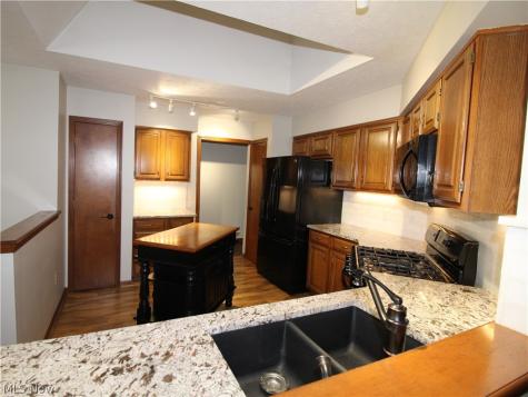138 Loyola Drive Elyria OH 44035