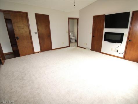 138 Loyola Drive Elyria OH 44035