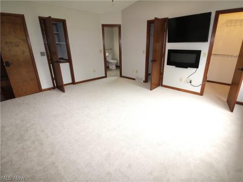 138 Loyola Drive Elyria OH 44035