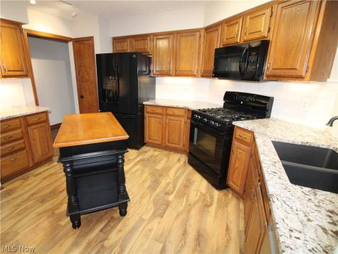 138 Loyola Drive Elyria OH 44035
