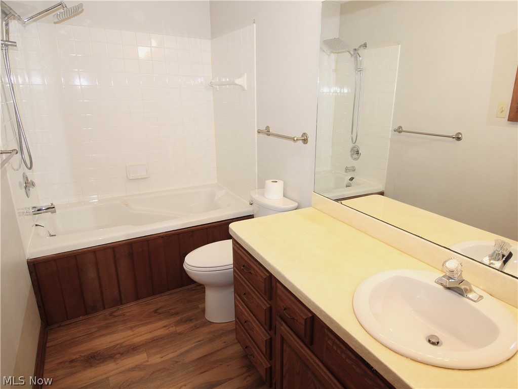 138 Loyola Drive Elyria OH 44035