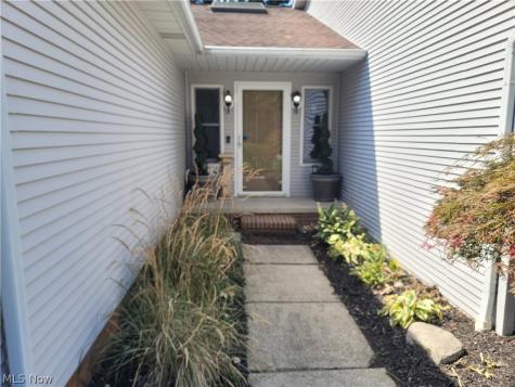 138 Loyola Drive Elyria OH 44035