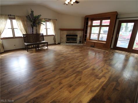 138 Loyola Drive Elyria OH 44035