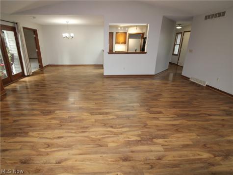 138 Loyola Drive Elyria OH 44035