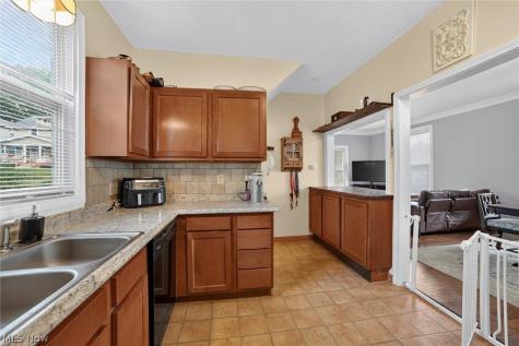 190 24th Street NW Barberton OH 44203