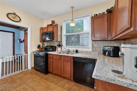 190 24th Street NW Barberton OH 44203