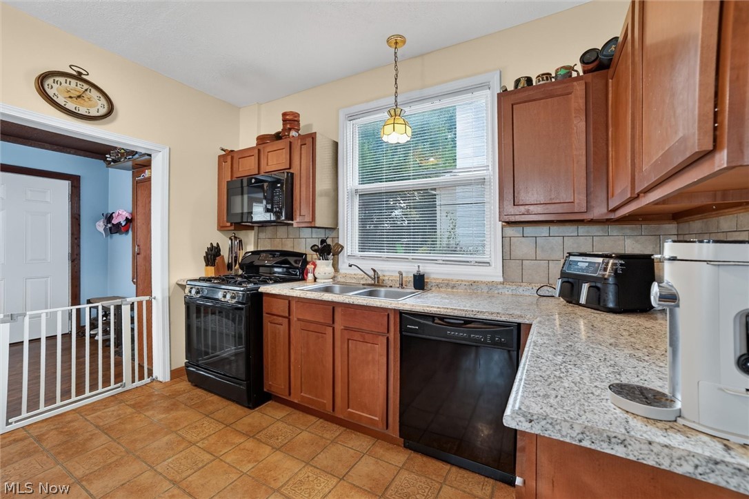 190 24th Street NW Barberton OH 44203