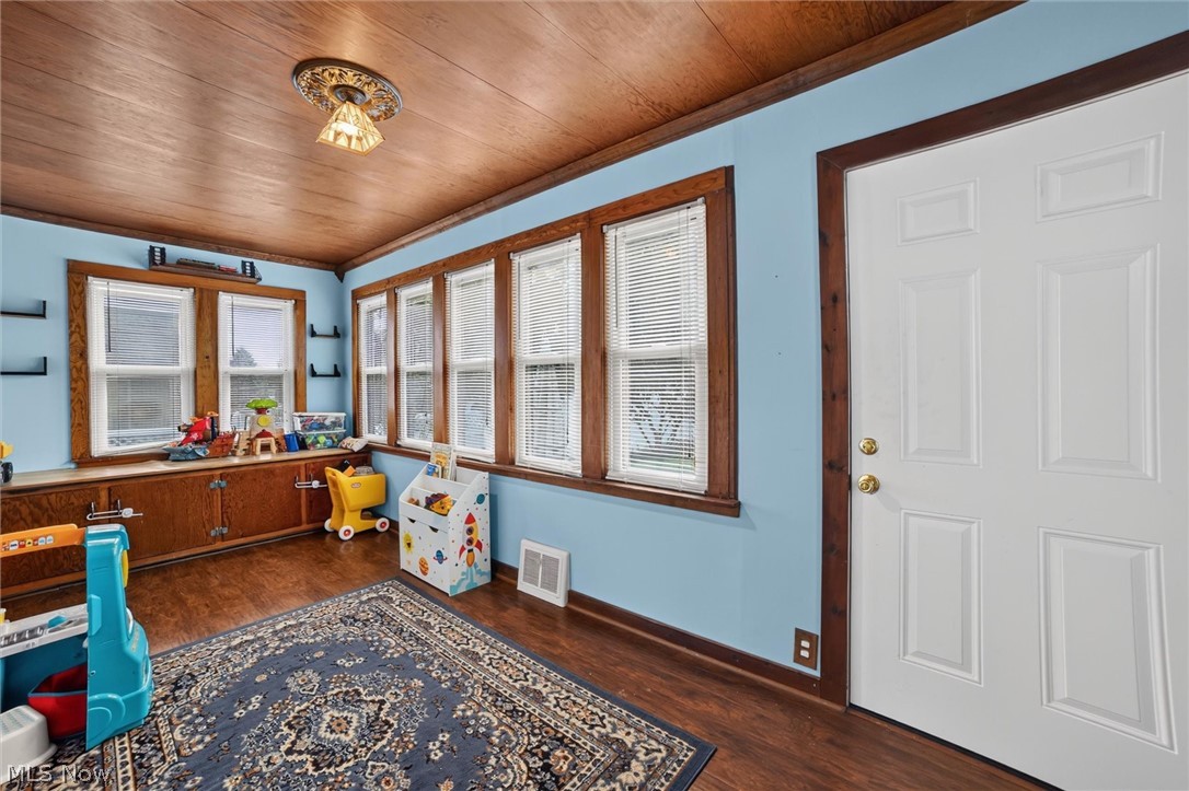 190 24th Street NW Barberton OH 44203