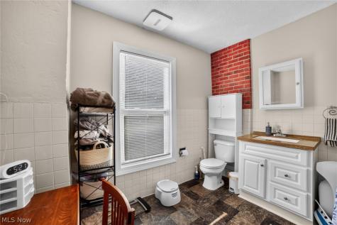 190 24th Street NW Barberton OH 44203