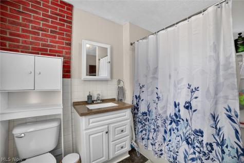 190 24th Street NW Barberton OH 44203