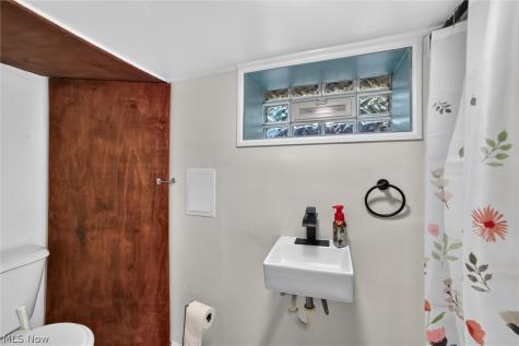 190 24th Street NW Barberton OH 44203