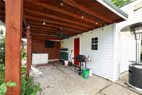 190 24th Street NW Barberton OH 44203