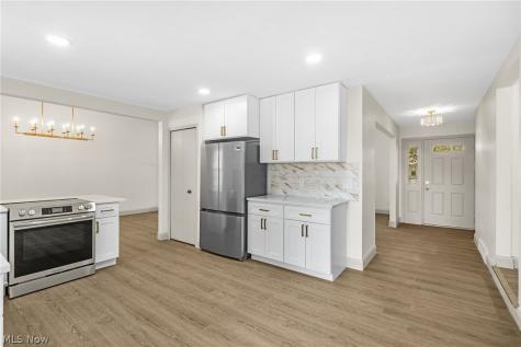 8454 Glenbrook Drive Olmsted Twp OH 44138