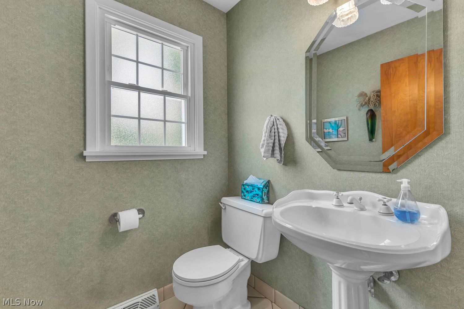 385 Appleblossom Lane Bay Village OH 44140