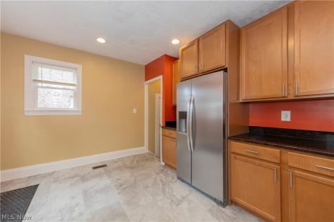 18526 Scottsdale Boulevard Shaker Heights OH 44122