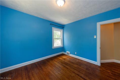 18526 Scottsdale Boulevard Shaker Heights OH 44122