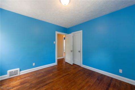 18526 Scottsdale Boulevard Shaker Heights OH 44122
