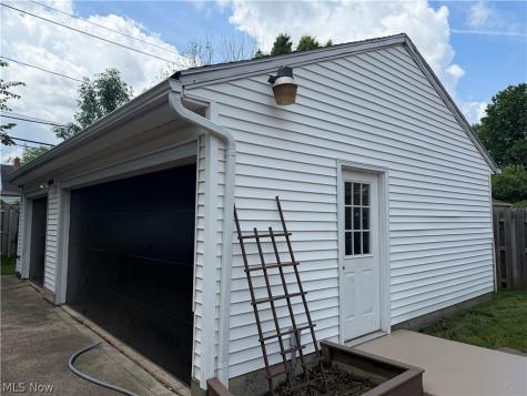 18526 Scottsdale Boulevard Shaker Heights OH 44122